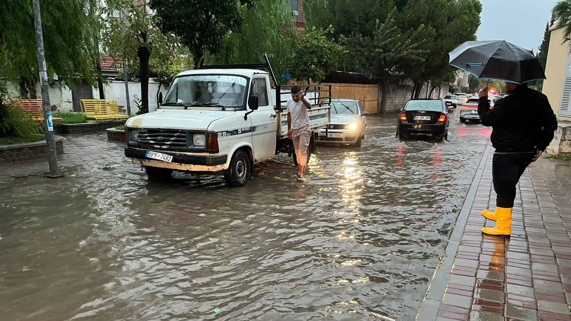 Meteoroloji'den Kritik Uyarı: Sağanak Yağmur ve Sıcaklık Düşüşü Geliyor