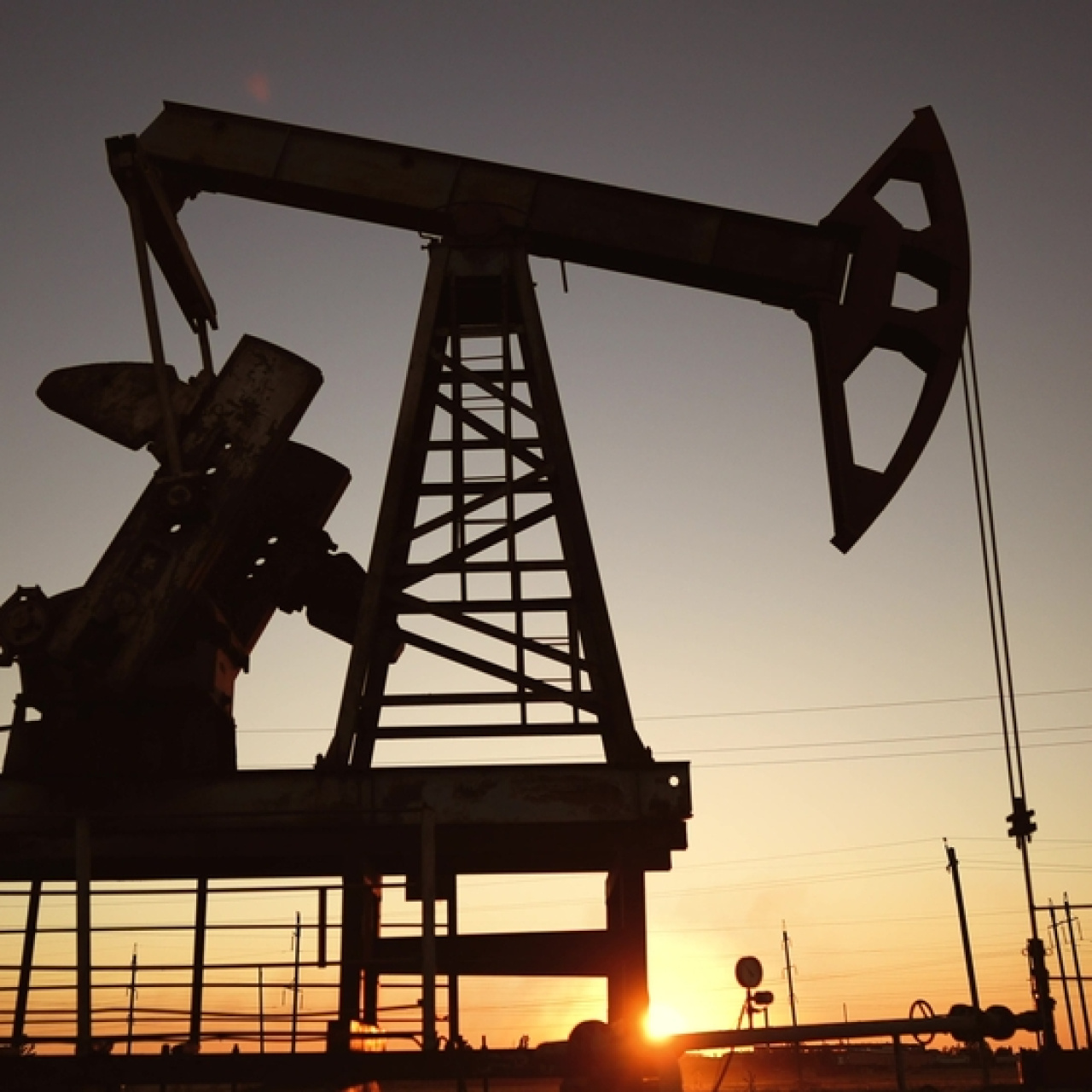 Brent petrol tekrar yükseldi