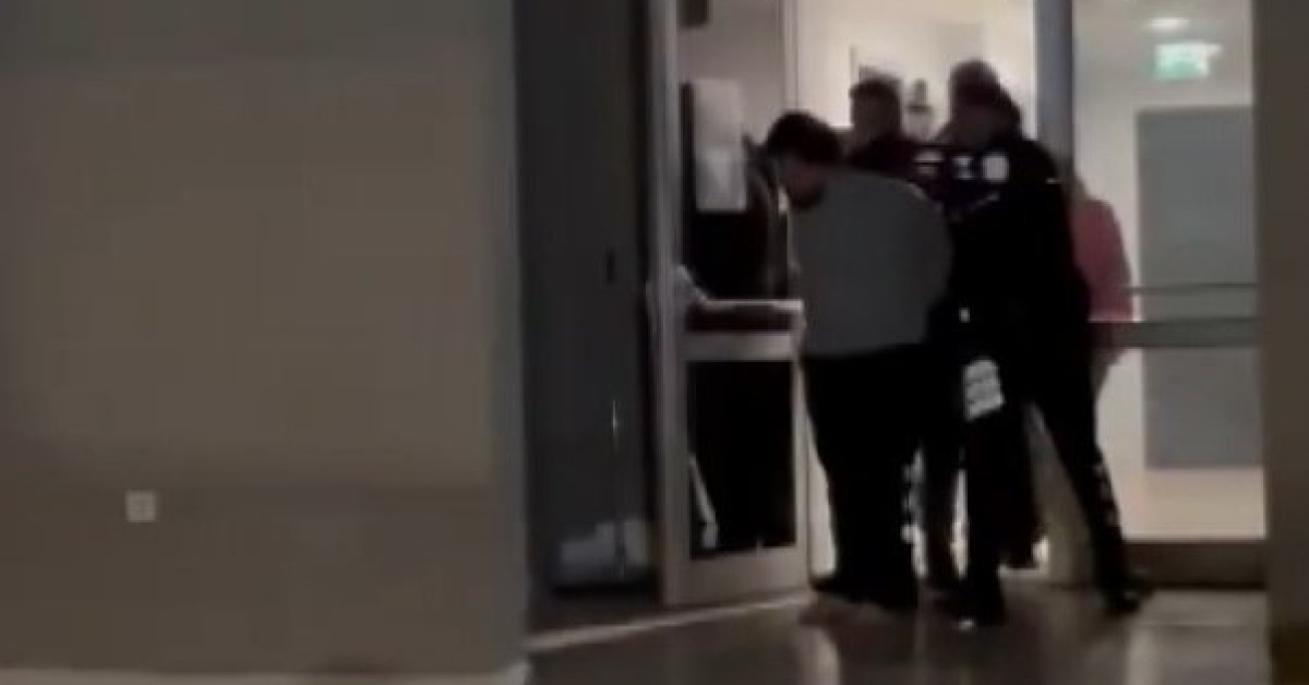 Kız yurdu gizli giriş veyakalanma