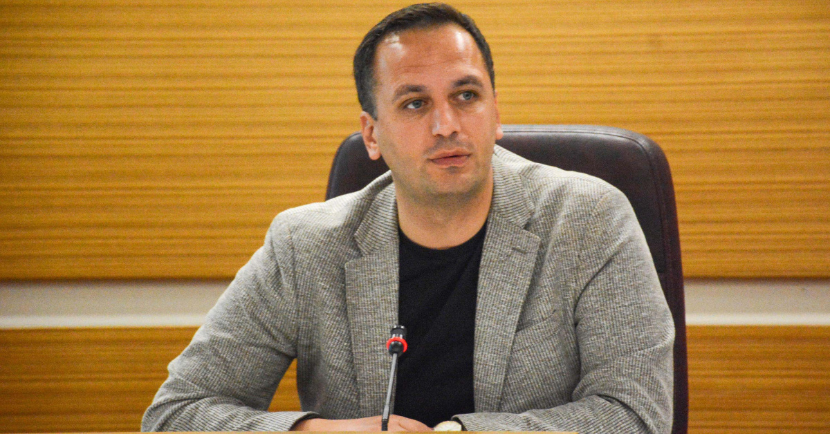 iZMİR'de Belediye Başkanı Ömer Ekşi gözaltına alındı