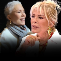 Peruğunu çıkardı