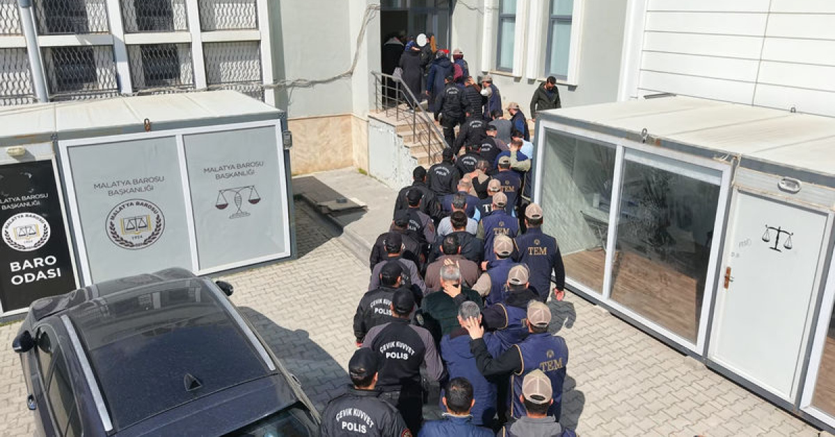 Malatya'da FETÖ Operasyonunda 23 Şüpheli Tutsak