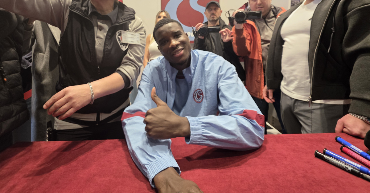 Onuachu Trabzonspor imza günü taraftar ilgisine