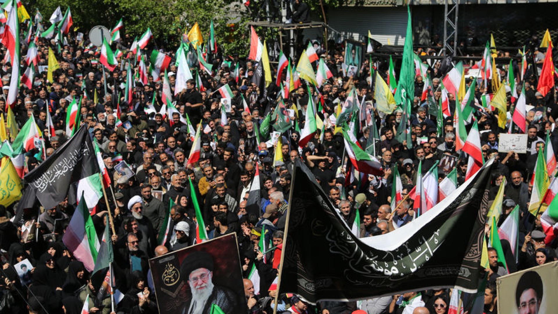 İranlılar eski dini lider Hamaney'in ölümünün 40. gününde anma yürüyüşü düzenlendi | Dış Haberler