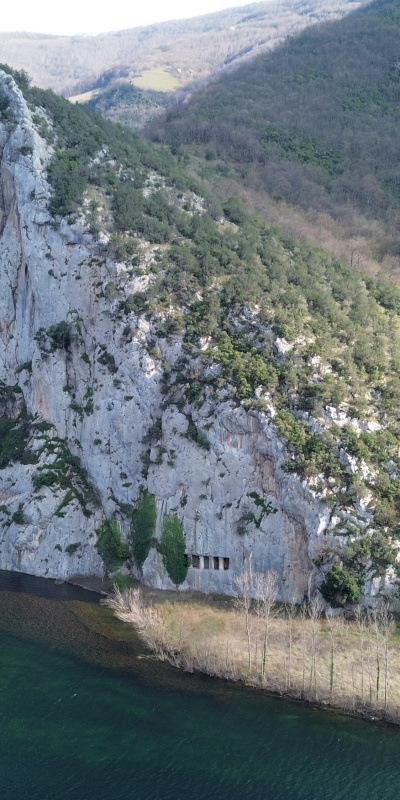 Sarp kayalıklar arasına gizli tarih!