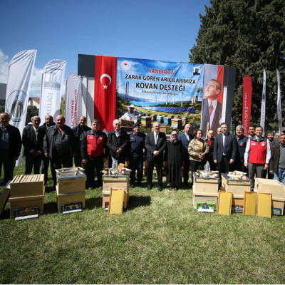 Çanakkale'de arıcılara 2 bin kovan dağıtıldı