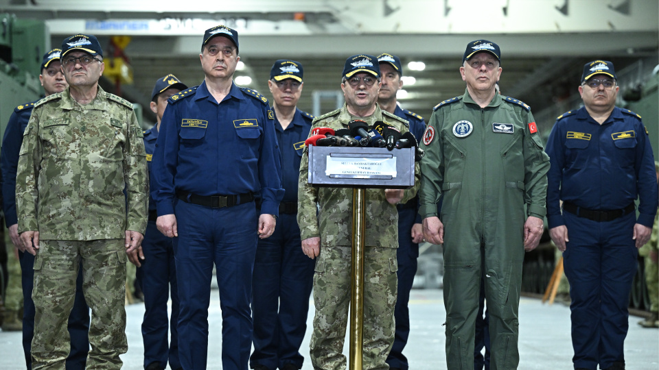 Bayraktaroğlu: Deniz Kuvvetlerimiz caydırıcı bir güç