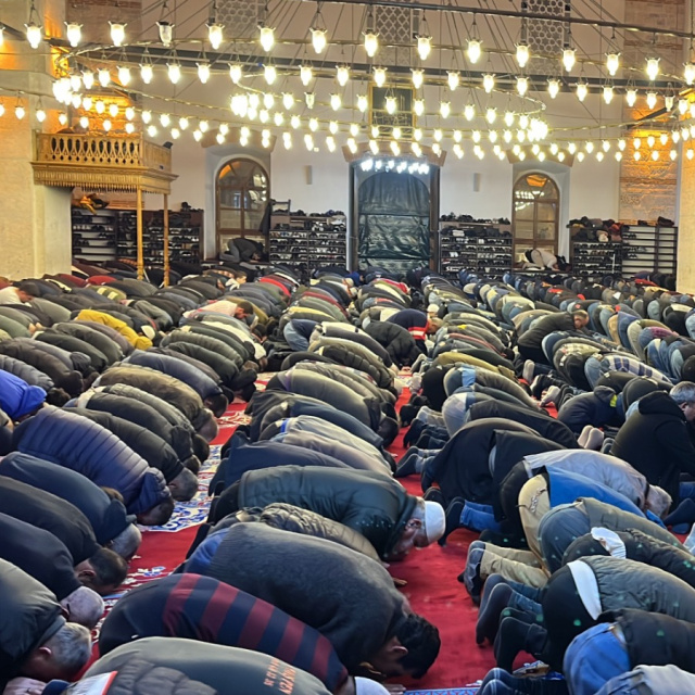 Cuma namazı nasıl kılınır?