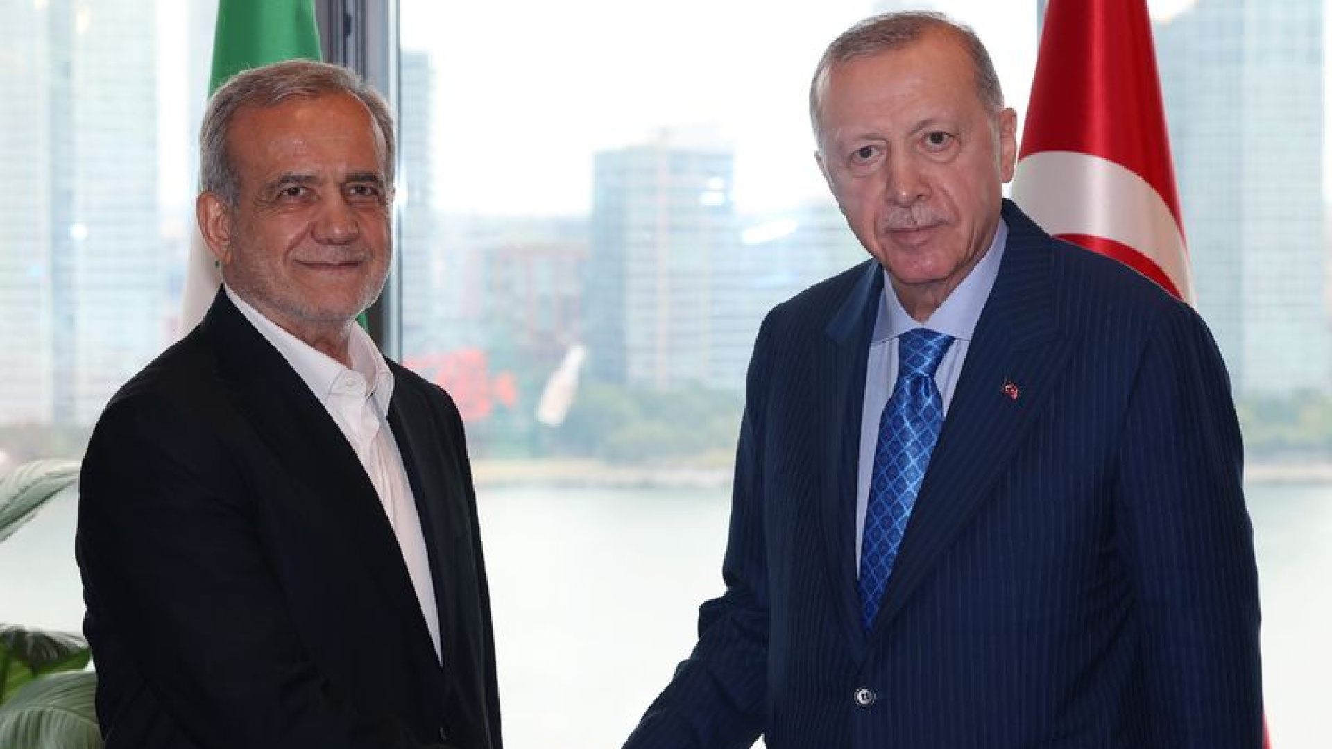 Cumhurbaşkanı Erdoğan, Pezeşkiyan ile görüştü | Dış Haberler