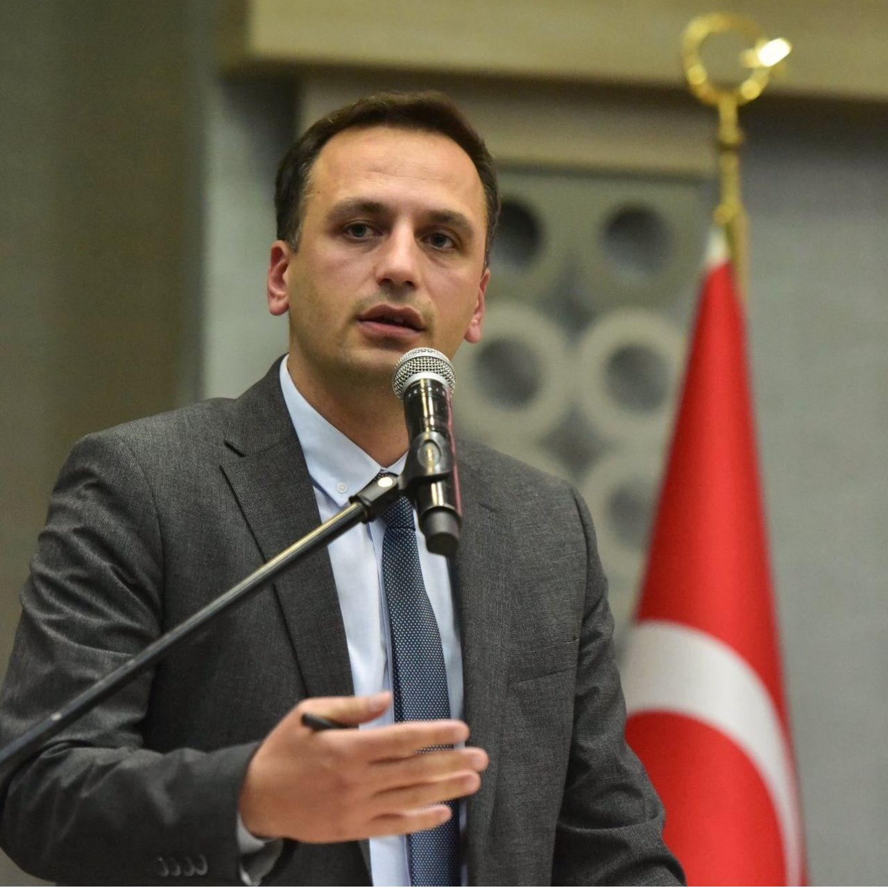 Bornova'da İdari Uyuşmazlıklar Sonucu Kısıtlamalar