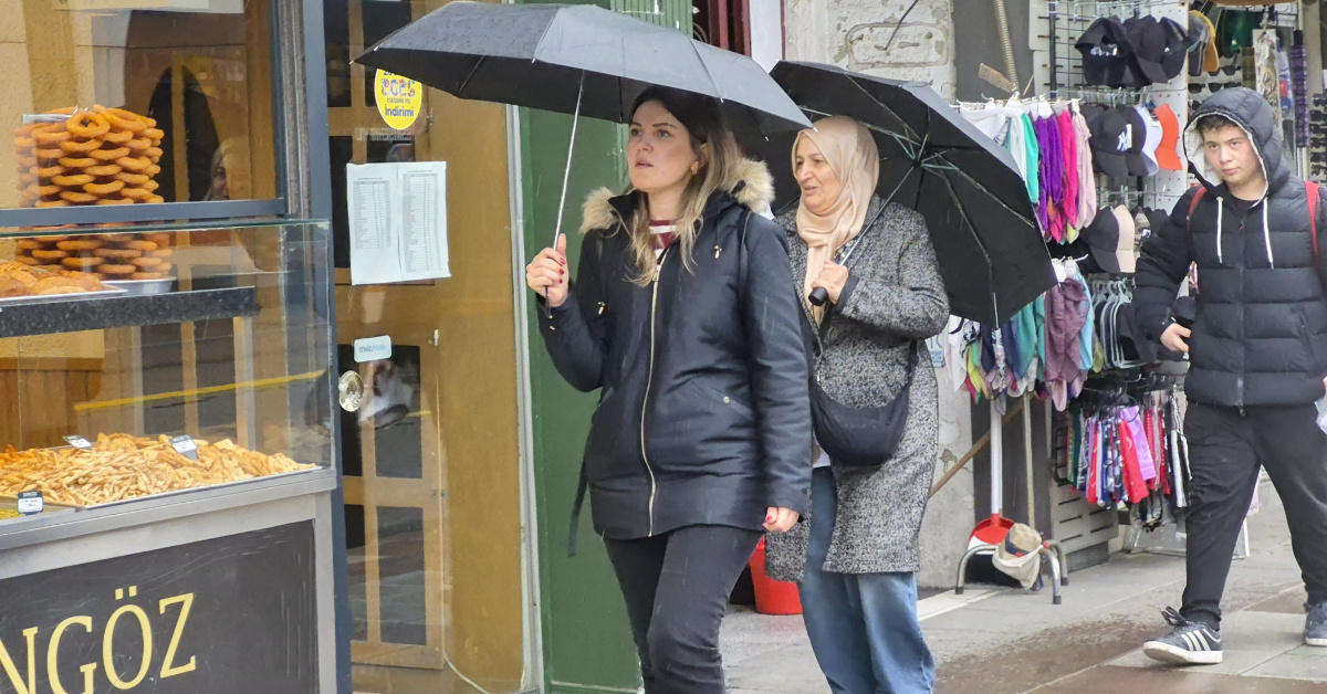 Meteoroloji'den 44 iliçin sarı kod! Sağanak yağmur vekar bekleniyor