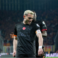 Barış Alper takımını sırtladı!