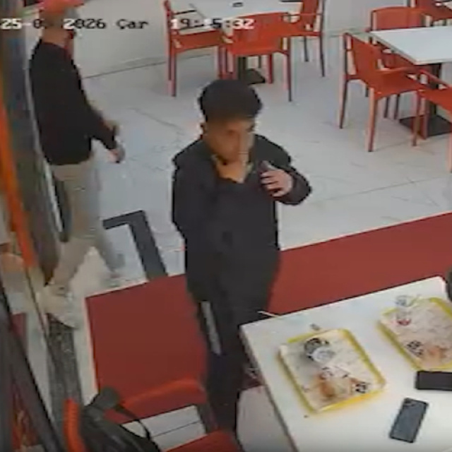 Boğazına yiyecek kaçan öğrenci Heimlich manevrasıyla kurtarıldı