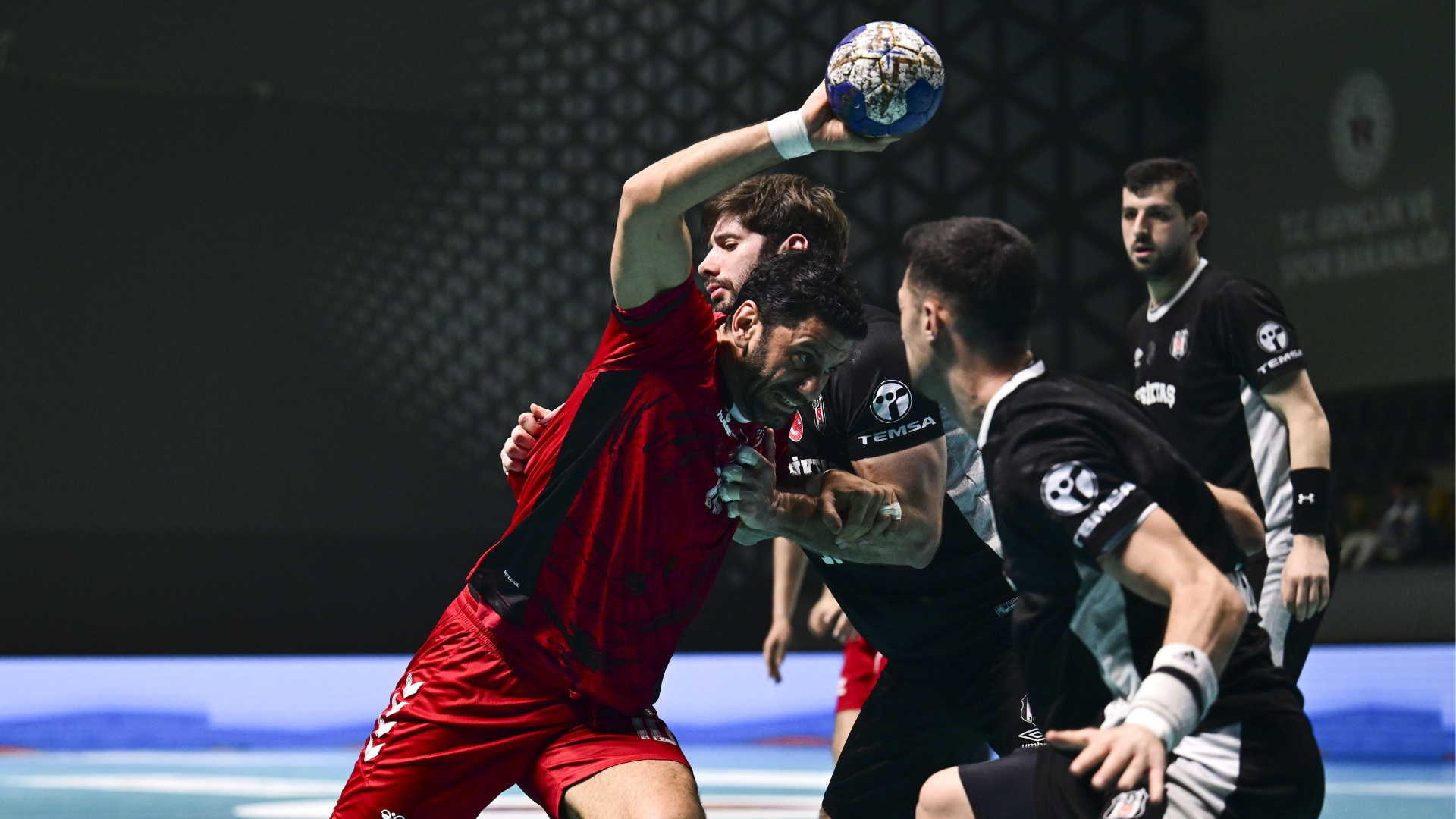 Hentbol Süper Ligi'nde Play-Off ve Play-Out Heyecanı Beşinci Haftada Devam Ediyor