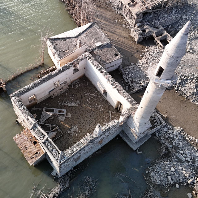 14 yıl sonra yüzeye çıkmıştı, yeniden sulara gömüldü