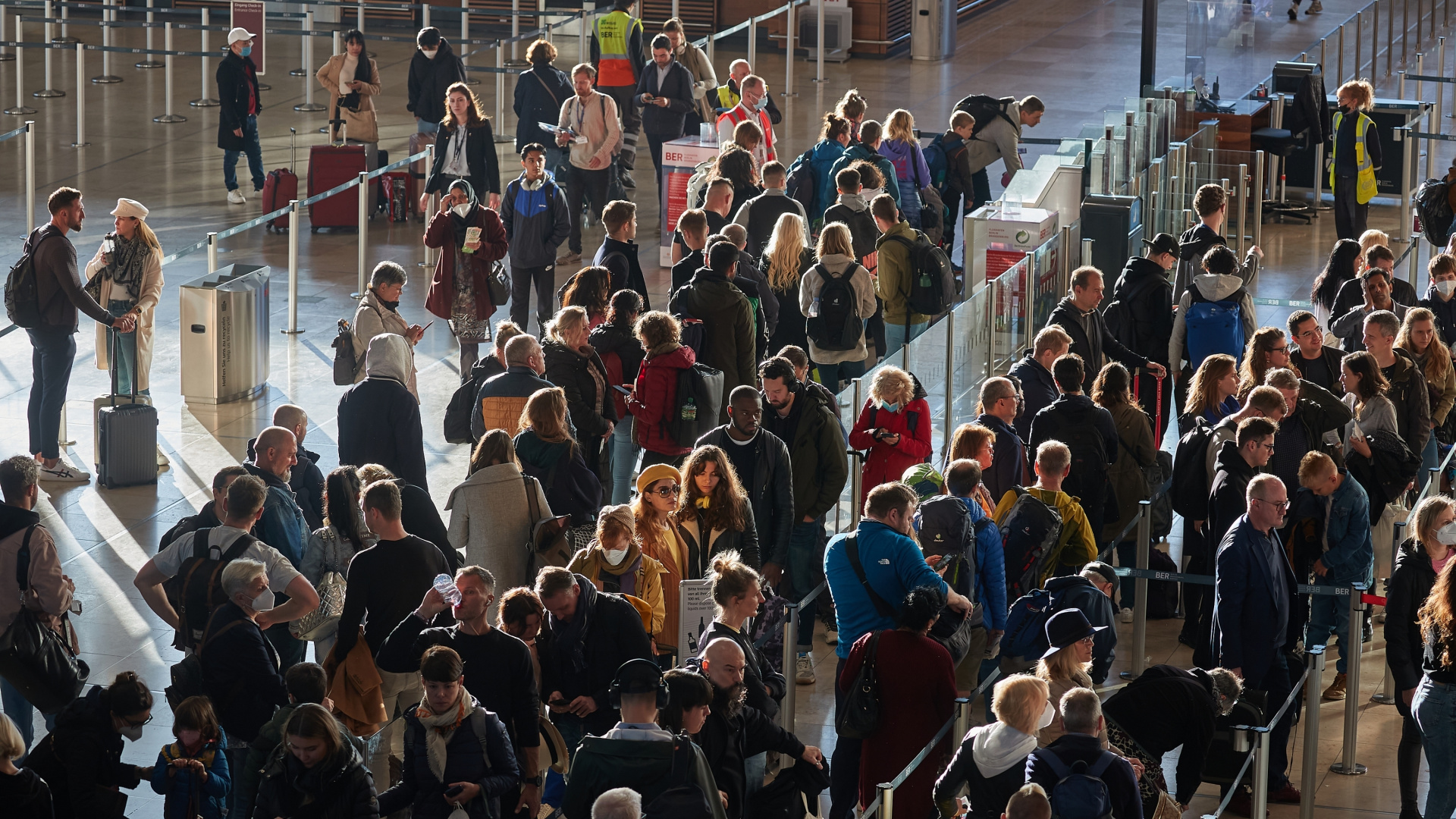 AB'de yeni dijital sınır kontrolleri: Schengen bölgesi dışından gelenlerin bilmesi gerekenler neler? | Dış Haberler