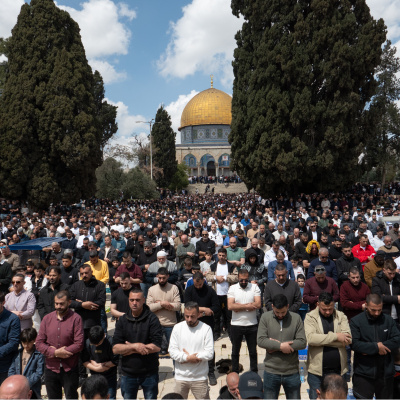 Mescid-i Aksa'da beş hafta sonra ilk cuma namazı