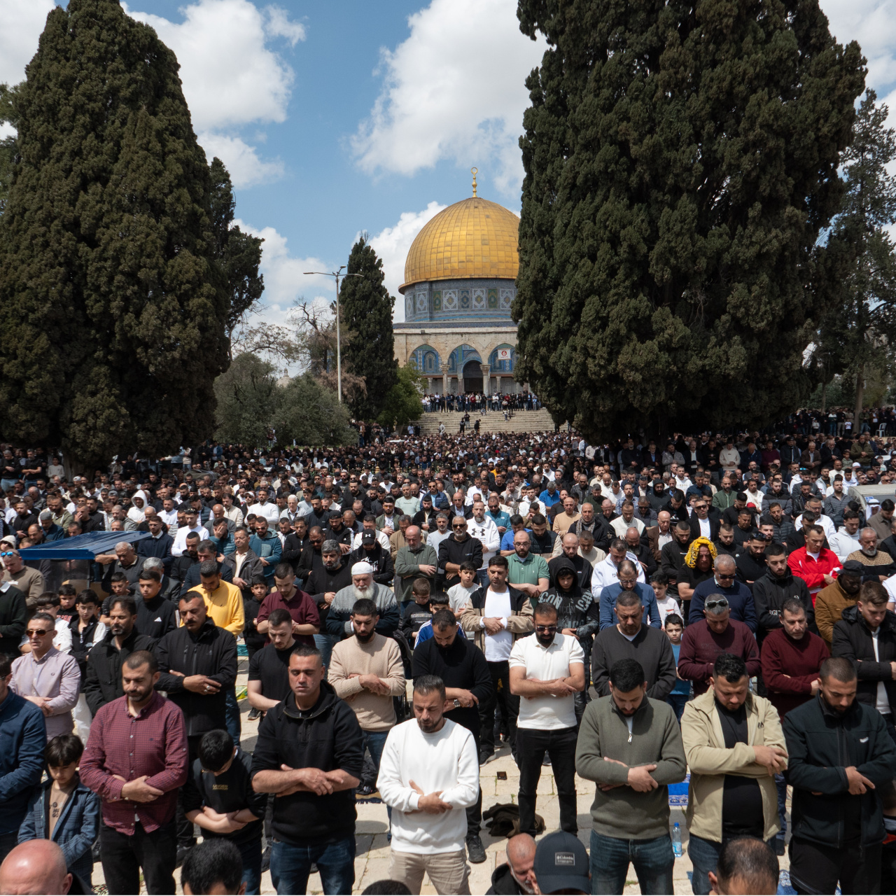 Mescid-i Aksa'da beş hafta sonra ilk cuma namazı