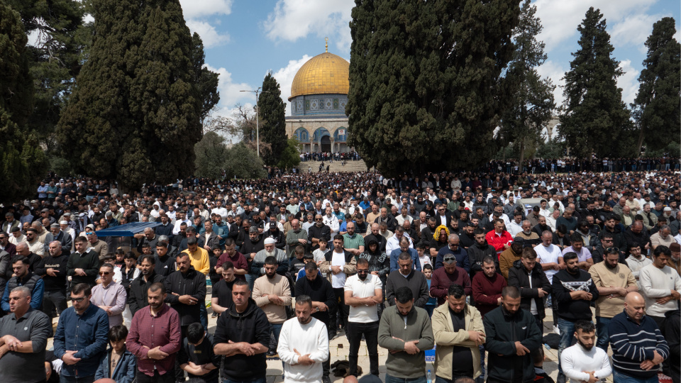 Beş həftədən sonra Əl-Əqsa məscidində ilk cümə namazı.