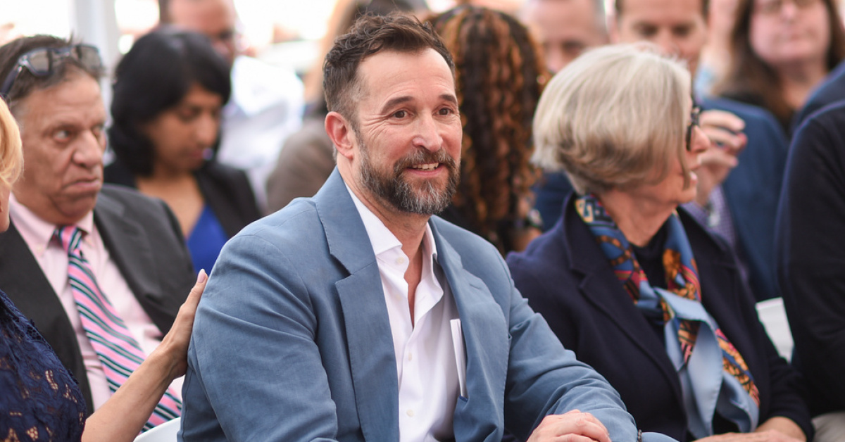 Noah Wyle Şöhretler Kaldırımı'da Yıldız Olarak Onurlandırıldı