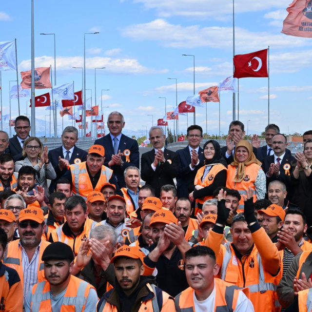 Antalya'da Altınkale Farklı Seviyeli Kavşağı açıldı