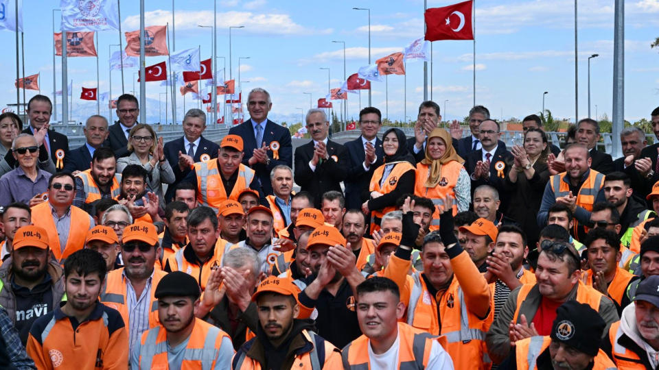 Antalya'da Altınkale Farklı Seviyeli Kavşağı açıldı