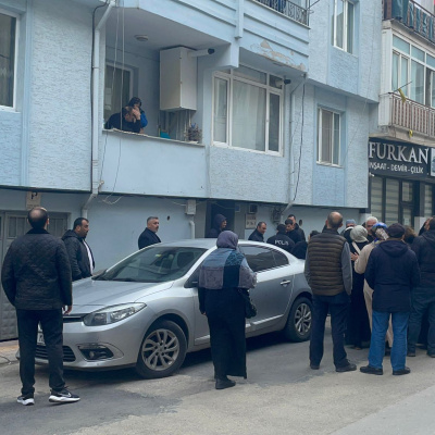 Yaşlı kadın evinde boğazı kesilerek öldürüldü!