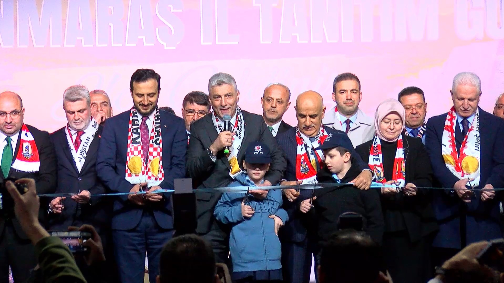 Ticaret Bakanı Bolat: Şehirlerimizi kısa bir sürede ayağa kaldırdık