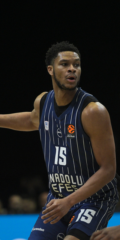 Anadolu Efes, Dubai'yi farklı devirdi!