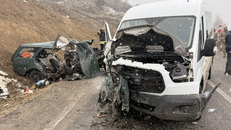 Öğretmen servisi kaza yaptı: 1 ölü, 9 yaralı