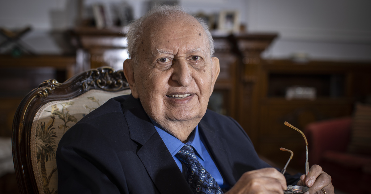 Hüsamettin Cindoruk ölmüş - Türkiye Büyük Millet Meclisi Başkanı