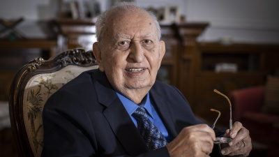 Hüsamettin Cindoruk hayatını kaybetti