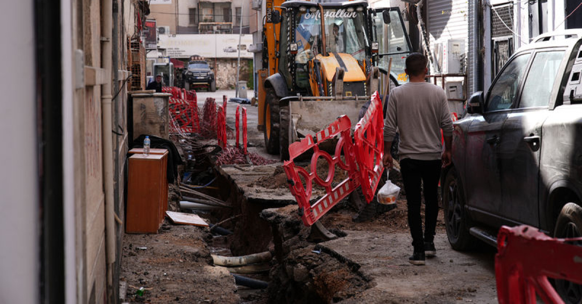 Alsancak'taaltyapı çalışmaları neden trafiğe zarar