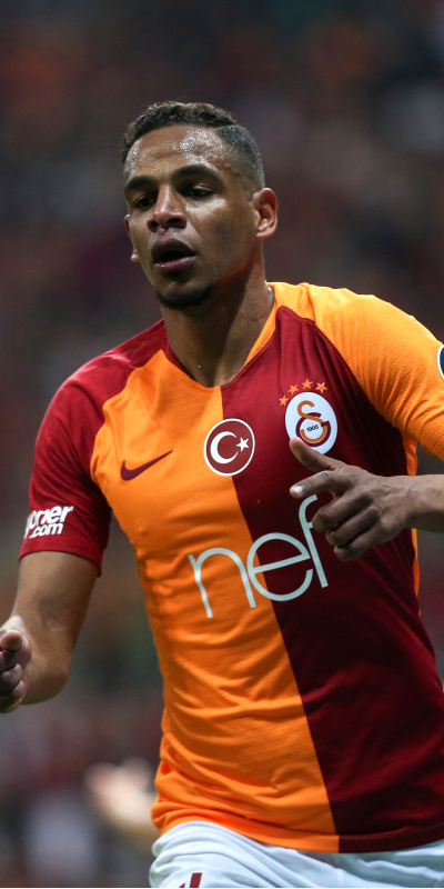 Eski G.Saraylı futbola veda etti