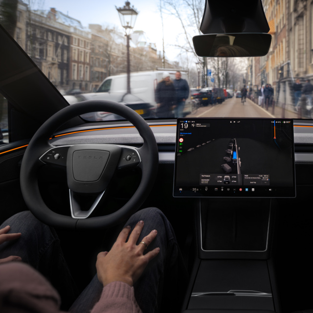 Tesla otonom sürüşü Avrupa'ya da getirdi