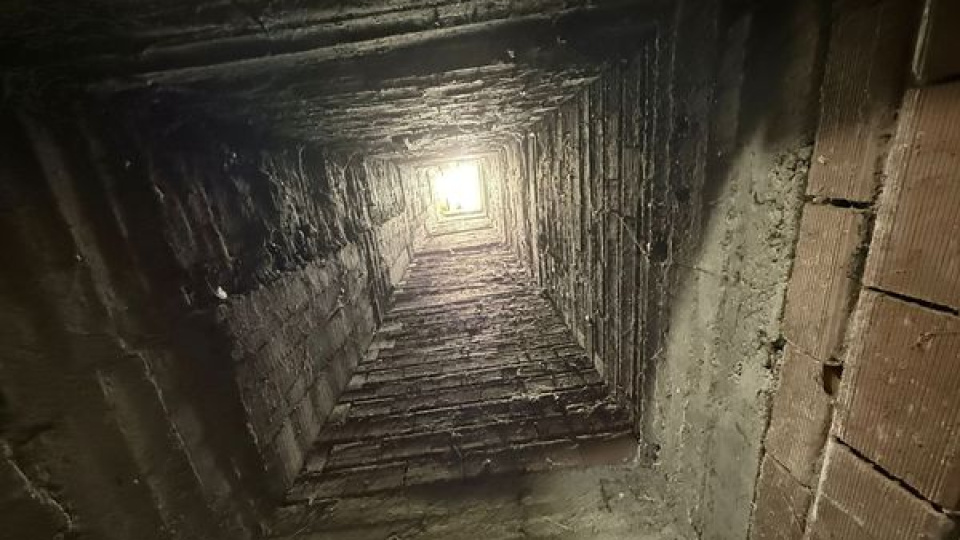 Apartman boşluğuna düşerek can verdi