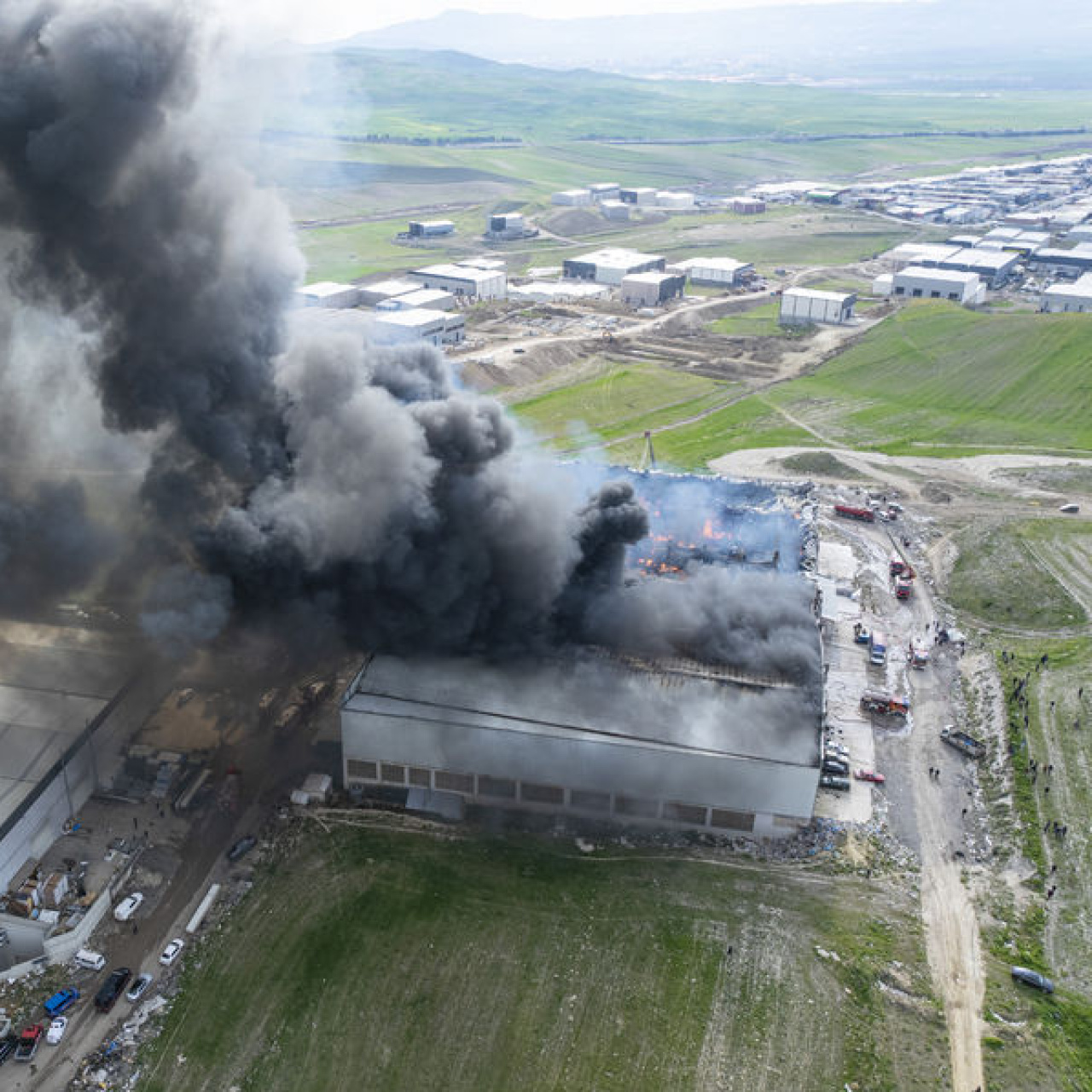 Mobilya fabrikasında yangın!