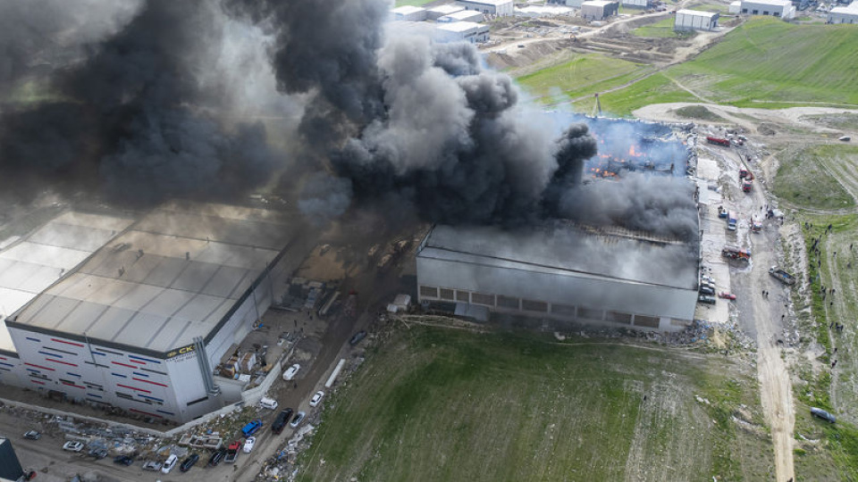 Mobilya fabrikasında yangın!