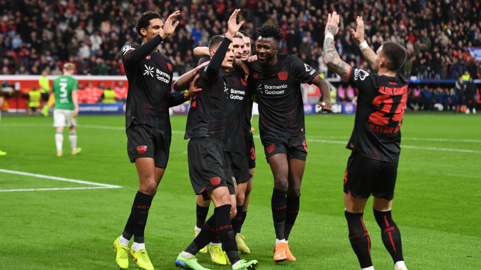 Leverkusen Dortmund'u devirdi!