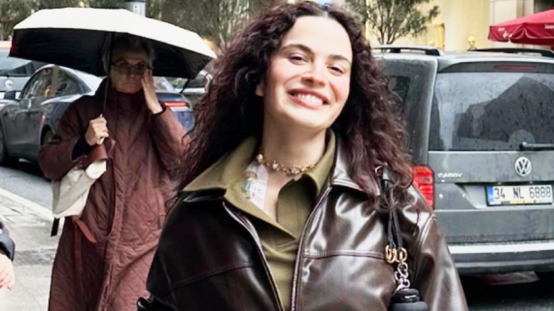 Aslı Bekiroğlu Sağlık Durumunu Açıkladı: 'Operasyonlardan Sonra İlk Defa Dışarı Çıktım'