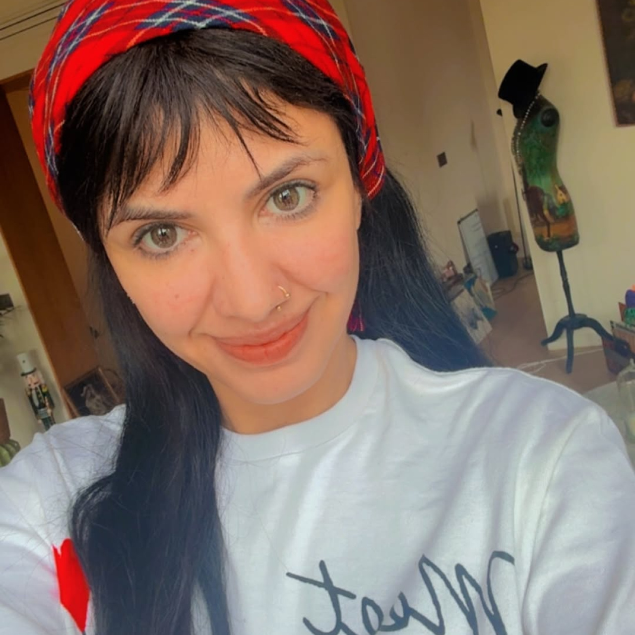 Nihan Akkuş imaj tazeledi