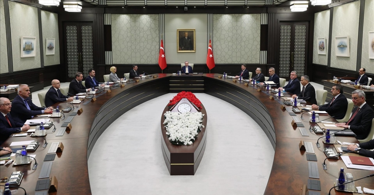 Kabine Üyeleri Netanyahu'ye Tepki Veriyor