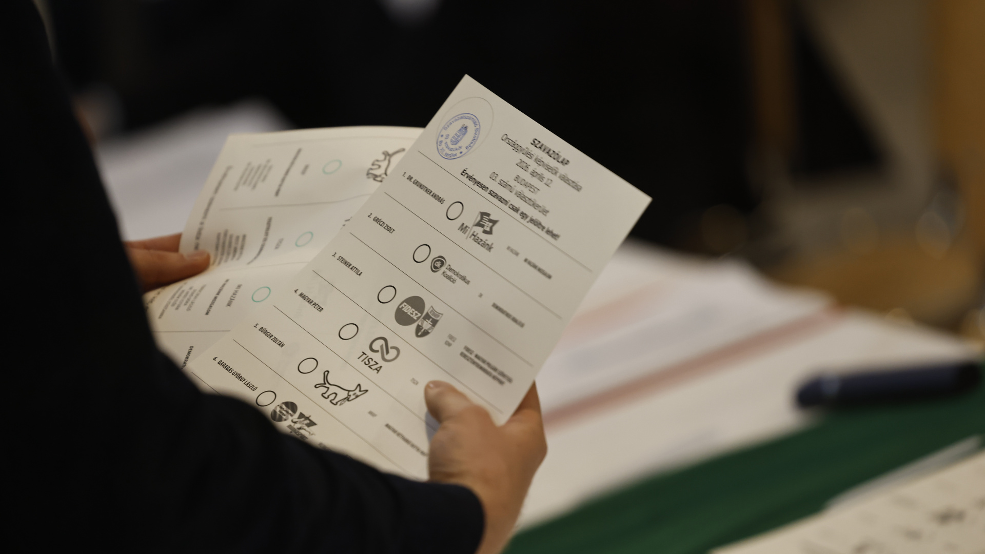 Macaristan'da Genel Seçimler Başladı: Viktor Orban'ın 16 Yıllık İktidarı Risk Altında