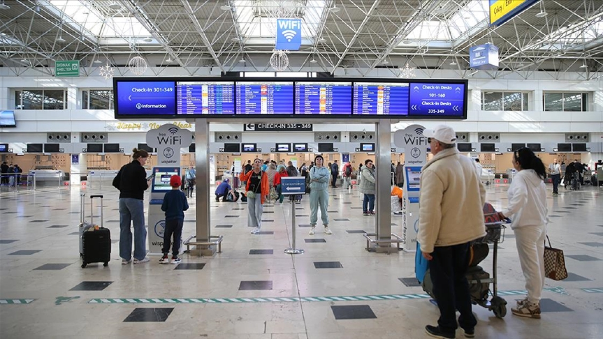 Antalya Havalimanı İlk Çeyrekte 3 Milyonu Aşan Yolcuya Ulaştı