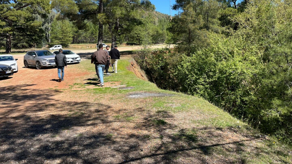 Feci ölüm! Top oynarken uçurumdan düştü!