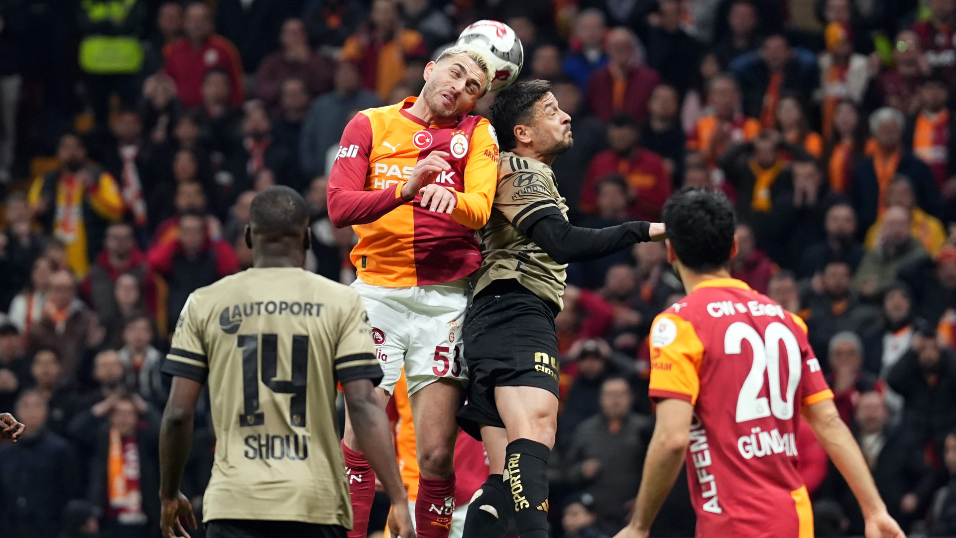 Galatasaray, Süper Lig Liderliğini Korumak İçin Kocaelispor'u Ağırlıyor