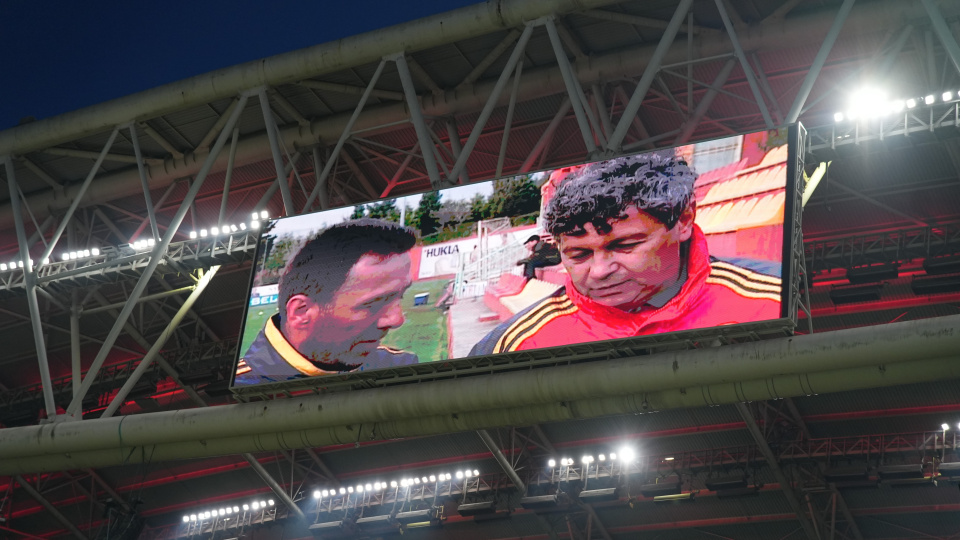 G.Saray, Lucescu'yu unutmadı