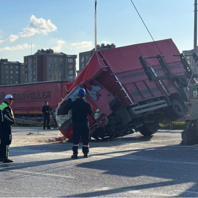 Bayrampaşa'da kaza: 1 çocuk öldü, 6 kişi yaralandı