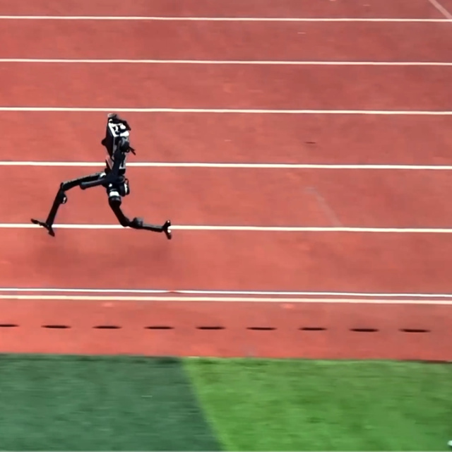 Çinli insansı robot Usain Bolt'un hızına ulaştı
