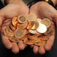 Altın haftaya düşüşle başladı